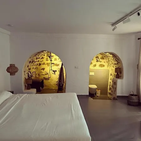 Lion's Apartment *