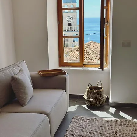 شقة Lion's فلورا