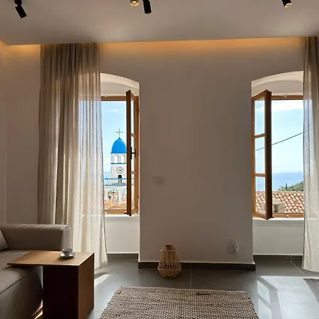 Lion's شقة فلورا