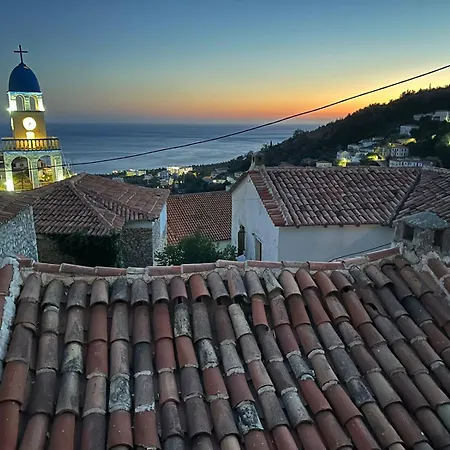 Lion's شقة فلورا